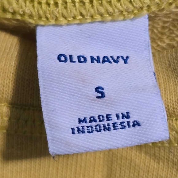 Old Navy Yellow Knit Top‎ - Picture 4 of 4